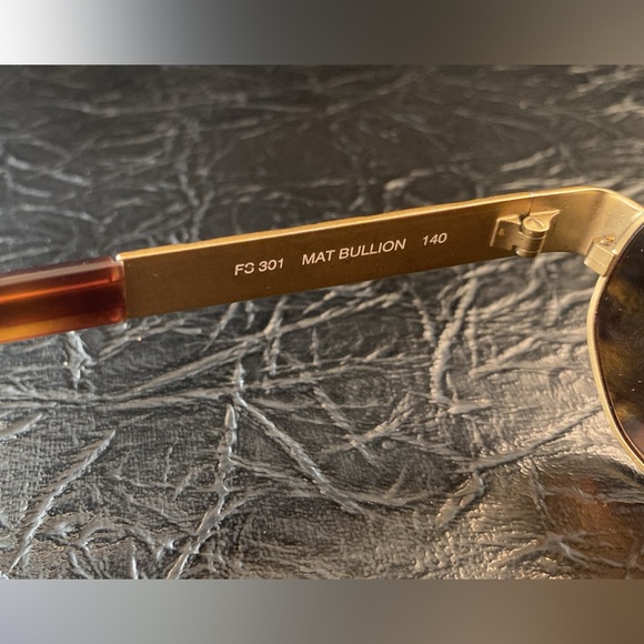 Vintage 90’s Fendi Gold Sunglasses - Picture 4 of 8